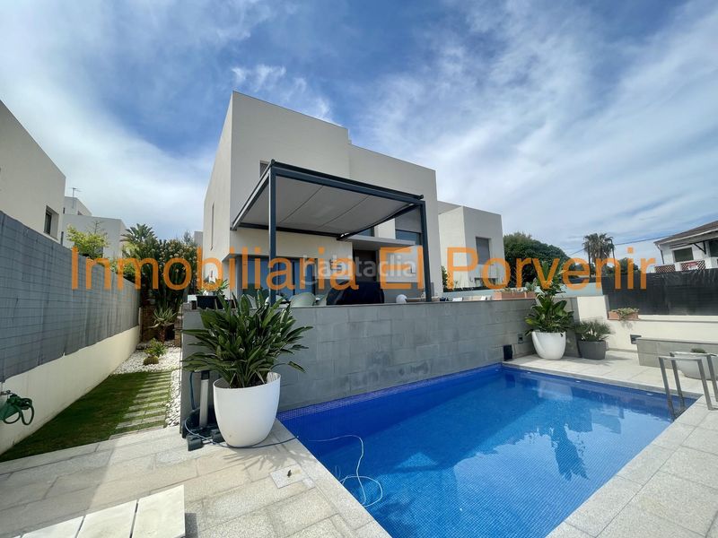 Foto 84d62bcd-e740-47fa-beb8-2be496afabf0. Location chalet avec chauffage parking piscine dans Torrent
