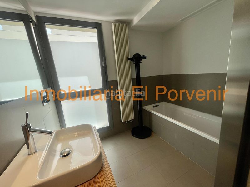 Foto dfdde734-c7fe-4fa3-a60d-5a0153aae18f. Location chalet avec chauffage parking piscine dans Torrent