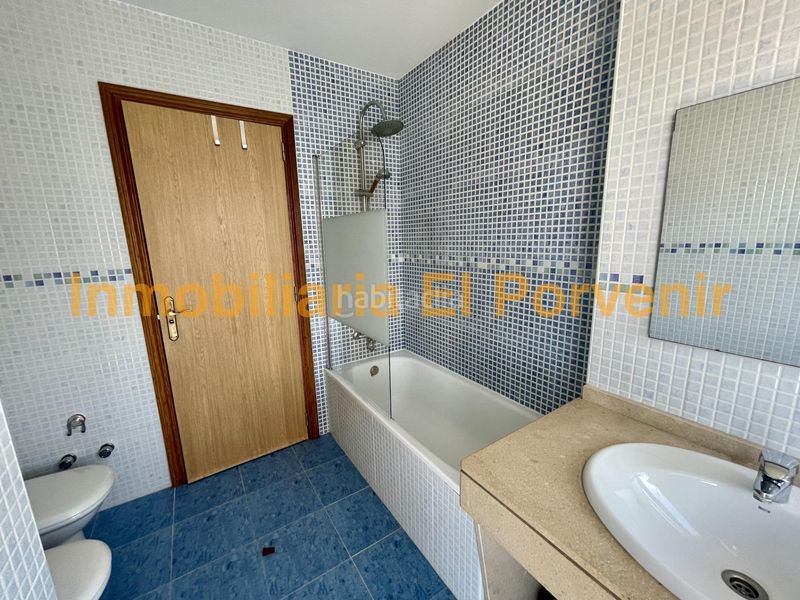 Foto 254cbe5b-9885-4e09-a567-028cb40fdf2c. Casa aparellada amb aparcament piscina a Monserrat