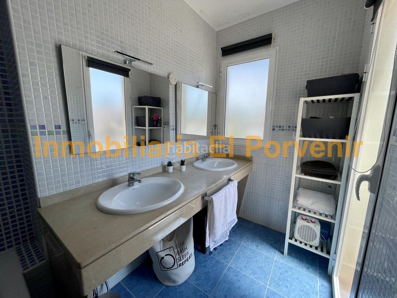 Foto 31926359-b11a-4f45-80c4-04903e248474. Casa aparellada amb aparcament piscina a Monserrat