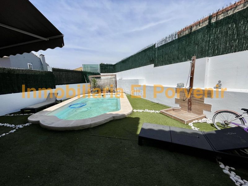 Foto 4de9725c-5e5b-43d1-872a-9846aadb706a. Casa aparellada amb aparcament piscina a Monserrat