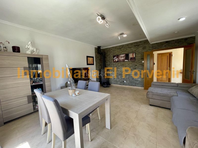 Foto ce137c69-96ab-4bc6-acc0-1533028b29aa. Casa aparellada amb aparcament piscina a Monserrat
