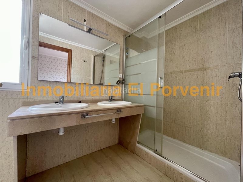Foto ebb6d42a-8b7a-4c72-929a-e543cc22479a. Casa aparellada amb aparcament piscina a Monserrat