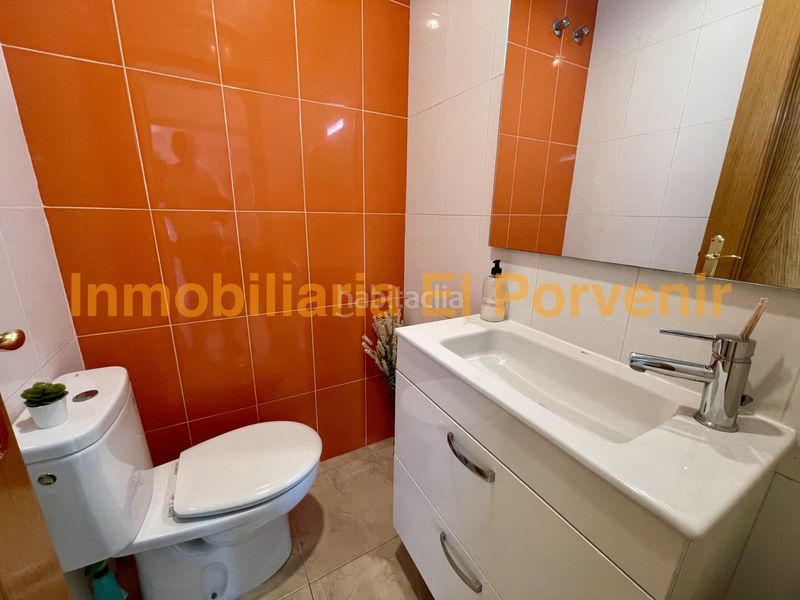 Foto f6c4c03b-dad1-4235-a09d-9acf969bbedb. Casa aparellada amb aparcament piscina a Monserrat