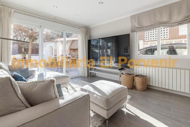 Foto 12bfc254-7fff-4235-847b-fb0ab703b2ad. Chalet en El Vedat - Santa Apolonia Torrent