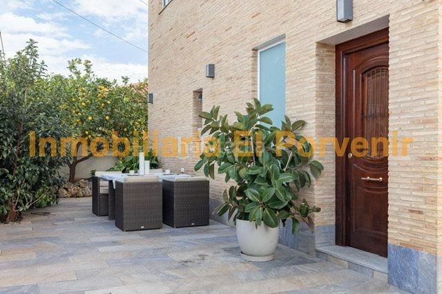 Foto 6185becc-9670-4b57-a7bd-b30426982807. Chalet en El Vedat - Santa Apolonia Torrent