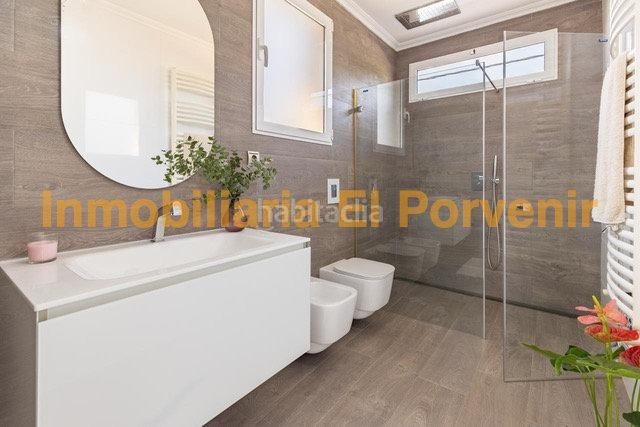 Foto a960117d-b2db-4c53-a499-5912fc6320c4. Chalet en El Vedat - Santa Apolonia Torrent