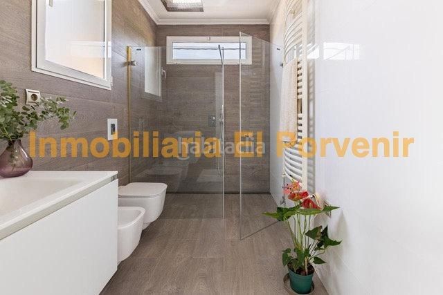 Foto e8b6f80d-0949-40da-a386-146442761b9e. Chalet en El Vedat - Santa Apolonia Torrent