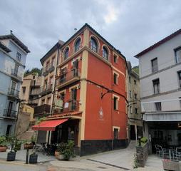 Edifici  Eix pirinenc