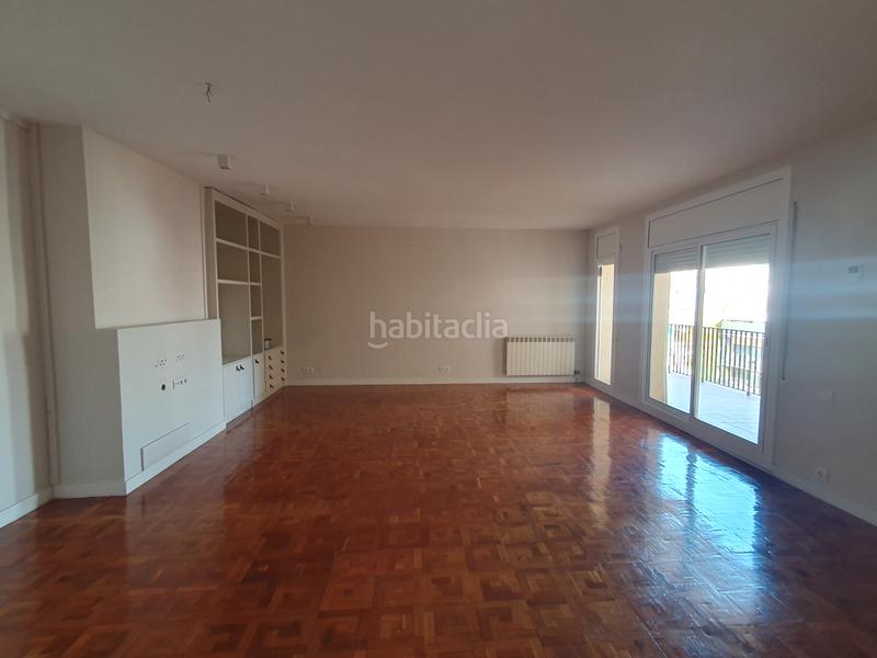 Foto abc8bd72-63e0-4946-ad06-654476b00650. Piso  señorial, luminoso, muy bien situado en Barcelona