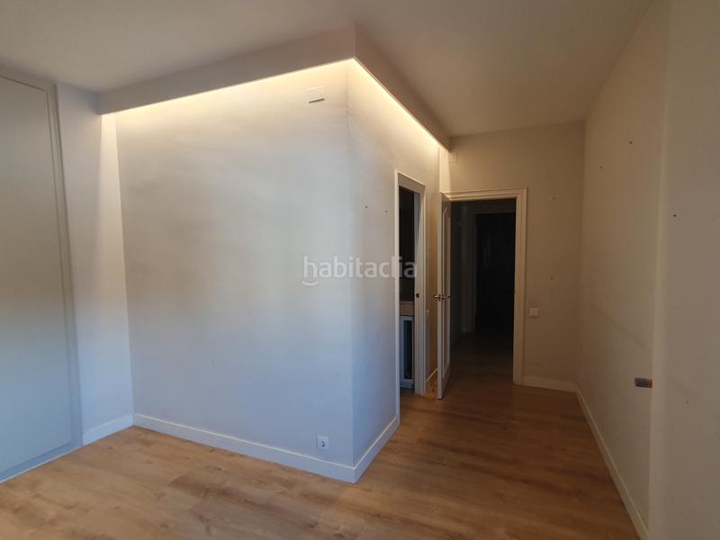 Foto edf2e3cc-cd58-48a9-b736-9e575d0760d9. Piso  señorial, luminoso, muy bien situado en Barcelona