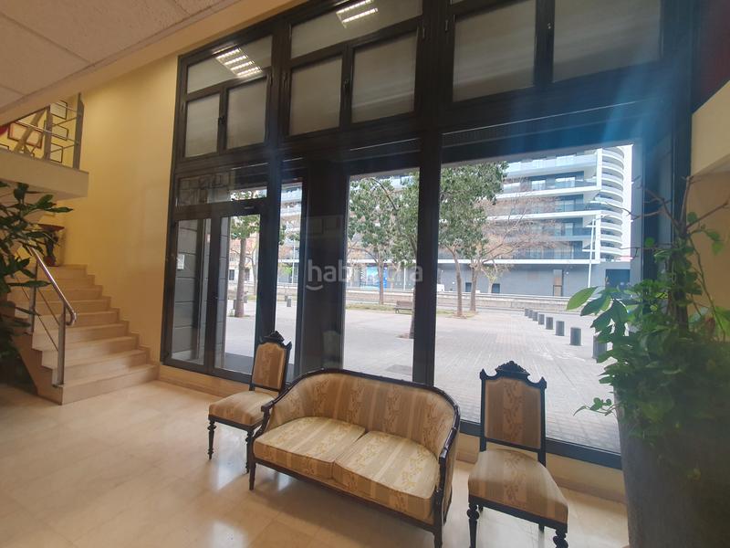 Foto ae3760d7-4c4b-4b6c-9e3f-caf95b12da66. Miete büro in La Bordeta Barcelona
