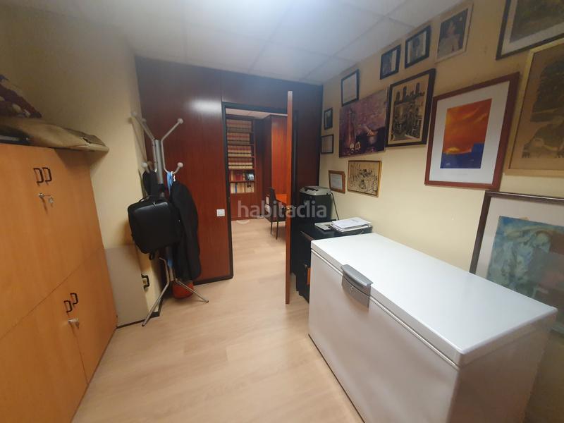 Foto f0253544-21a1-492f-9996-2a1089bb7563. Miete büro in La Bordeta Barcelona