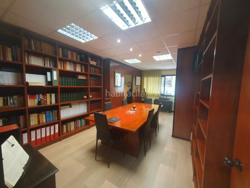 Foto f1f207c4-5f9d-4fc8-b57a-adee368181fa. Miete büro in La Bordeta Barcelona