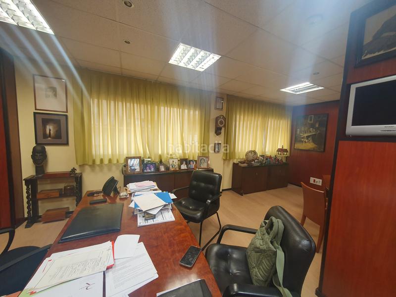 Foto feef2c65-fc6f-4cf8-9de2-5339a2a0c1ea. Miete büro in La Bordeta Barcelona