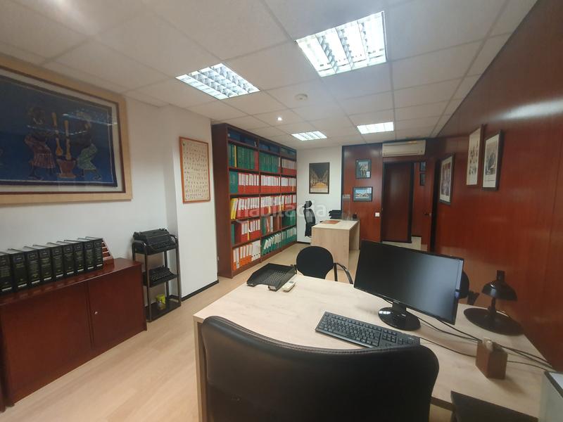 Foto 222ae7e2-3dee-4ef4-9c5d-d94605c1d299. Affitto ufficio in La Bordeta Barcelona