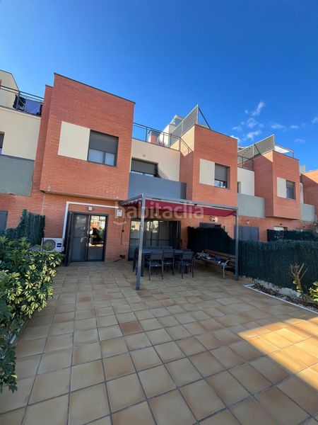 Foto 5d051b63-0db1-434c-b312-107fb0a4b51f. Semi detached house with heating parking in Ponent Reus