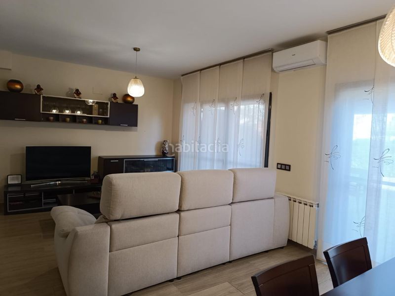Foto 76e510c3-538f-4b41-8828-bf99727dfaf8. Semi detached house with heating parking in Ponent Reus