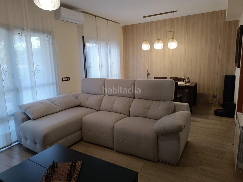 Foto cf5b566e-8bce-4cbe-9b09-ccb47890cd02. Semi detached house with heating parking in Ponent Reus