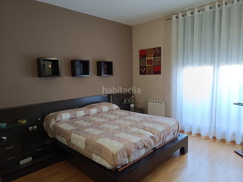 Foto e89b2ccd-6e17-484c-9716-ca750c825cb4. Semi detached house with heating parking in Ponent Reus