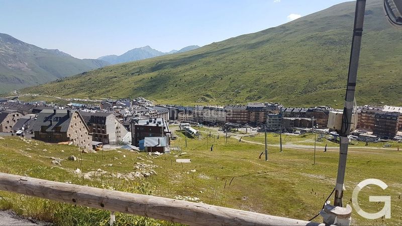 Foto 23402a1f-f22d-48c3-a8f1-b8f5ce5bc085. Casa adossada amb aparcament a Pas de La Casa Encamp