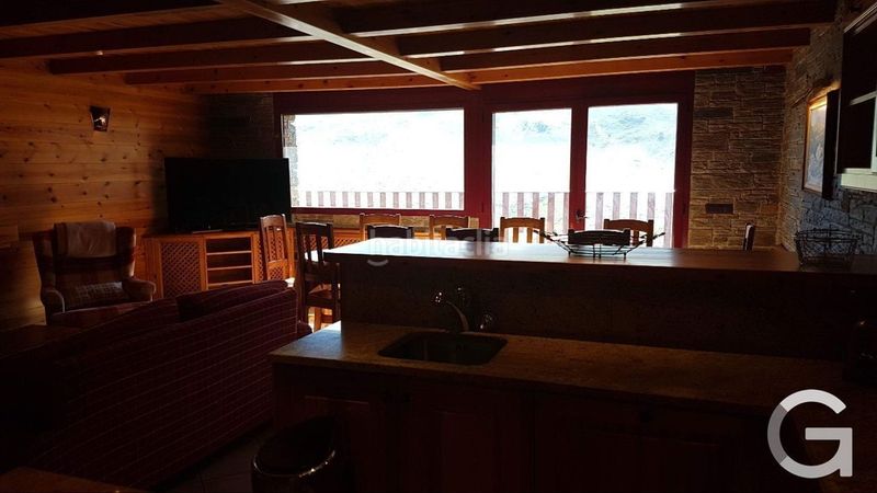 Foto 2af9a032-a52d-433d-8b7b-a81d6d97961a. Casa adossada amb aparcament a Pas de La Casa Encamp