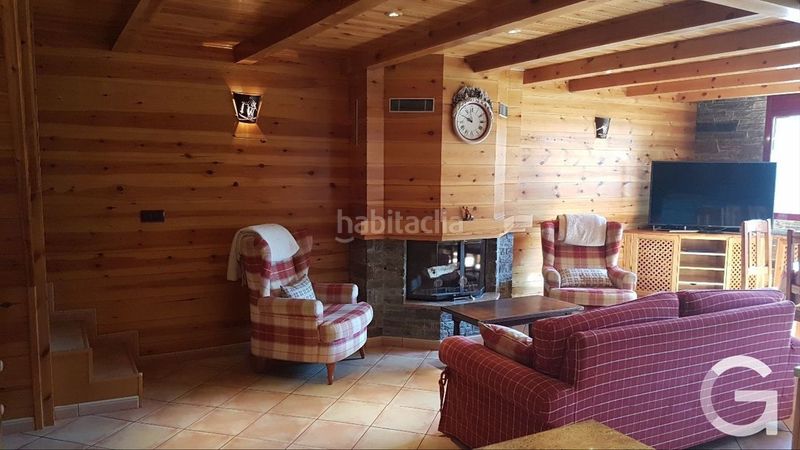 Foto 75884f5e-c885-4b5e-ba3f-9f4d61434372. Casa adossada amb aparcament a Pas de La Casa Encamp