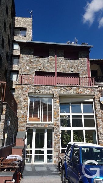 Foto 7f790640-de61-4d5b-95fe-827a425946e7. Casa adossada amb aparcament a Pas de La Casa Encamp