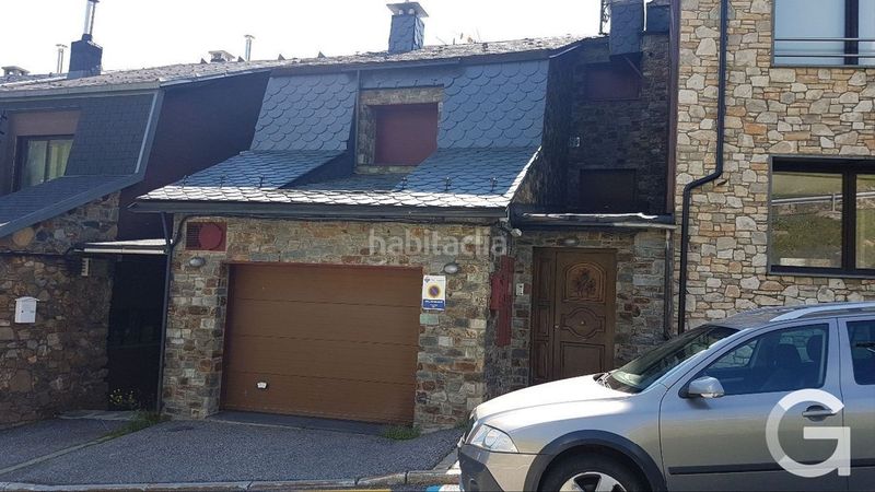 Foto a7efa98c-467b-4095-8d36-59dc3eb82455. Casa adossada amb aparcament a Pas de La Casa Encamp