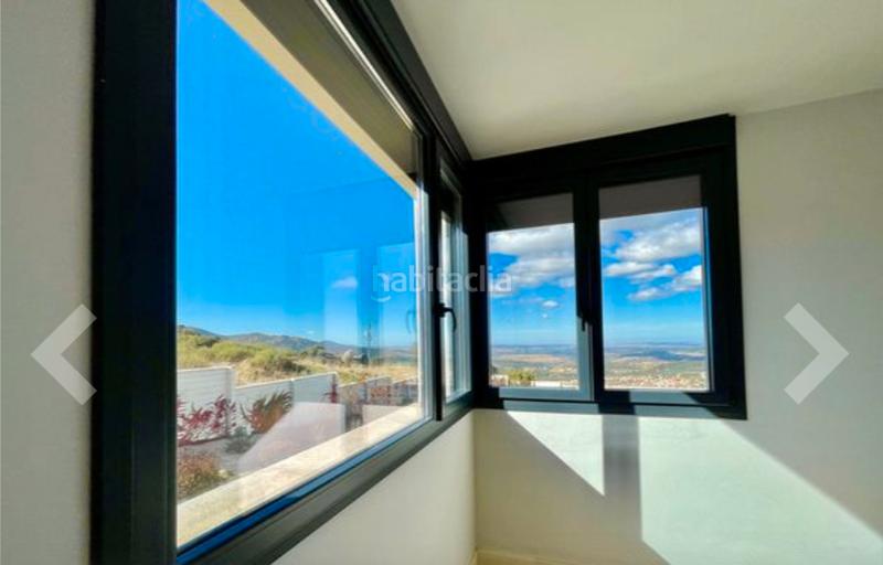 Foto 7e81ec0d-9078-436e-96e8-07c928580a44. Chalet with fireplace heating parking pool in Los Ángeles de San Rafael Espinar (El)