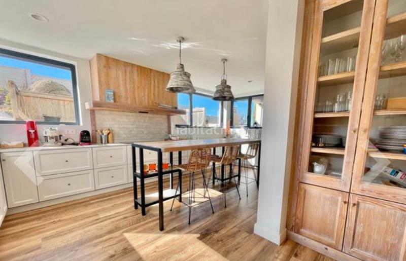 Foto a2ded4e1-3e49-4c8b-ac6b-c2909523263a. Chalet with fireplace heating parking pool in Los Ángeles de San Rafael Espinar (El)