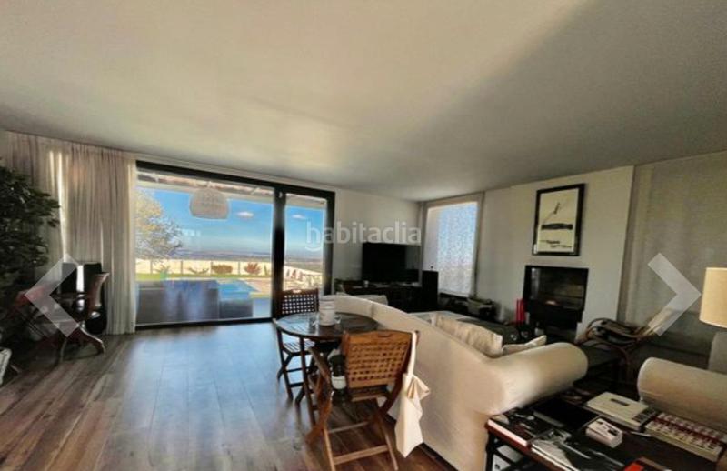 Foto df974701-e757-47bb-a81a-d742bb6077a8. Chalet with fireplace heating parking pool in Los Ángeles de San Rafael Espinar (El)