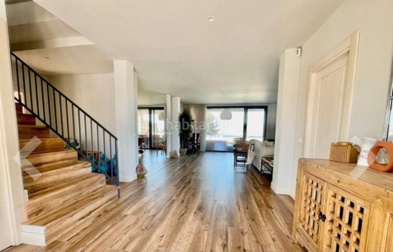 Foto f9aa345a-4dc9-4497-b98b-a228e05ea827. Chalet with fireplace heating parking pool in Los Ángeles de San Rafael Espinar (El)