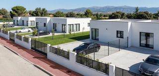 Casa aparellada a Avenida francia 42e. Chalet pareado de una sola planta en los ángeles de san rafael