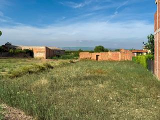 Wohngrundstück in Carrer d'almenar 28. Inmejorable situación y vistas para tu vivienda.