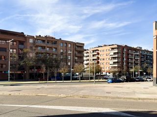 Geschäftsraum  Carrer del corregidor escofet. Gran local comercial de 1.000 m² + altillo de 700 m² en lleida –