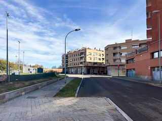Business premise  Carrer del corregidor escofet. Gran local comercial de 1.000 m² + altillo de 700 m² en lleida –