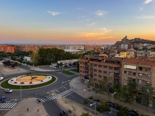 Local Comercial  Carrer del corregidor escofet. Gran local comercial de 1.000 m� + altillo de 700 m� en lleida �