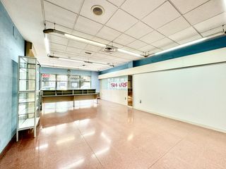 Miete Geschäftsraum in Carrer acadèmia 23. Local comercial de 300m2 en calle academia, lleida