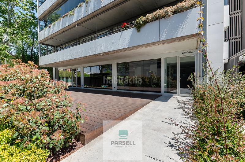 Foto 116002b4-c28c-4f94-a81d-229d66f08344. Piso  en venta, planta 15º con piscina, diagonal mar en Barcelona