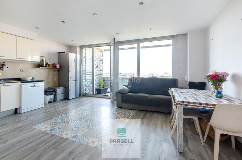 Foto 60e82385-7111-4502-bdb4-e78e25744938. Piso  en venta, planta 15º con piscina, diagonal mar en Barcelona