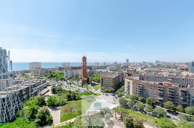 Foto d1b0de54-6a02-4940-9b22-01f0935aeb60. Piso  en venta, planta 15º con piscina, diagonal mar en Barcelona