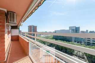 Pis  Gran via de les corts catalanes. Piso y parking en venta en el barrio de sant marti / poblenou -