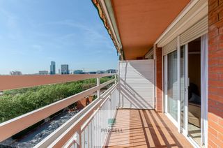 Pis  Gran via de les corts catalanes. Piso y parking en venta en el barrio de sant marti / poblenou -