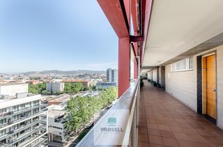 Duplex  Carrer de guipúscoa. Duplex en venta en barcelona con balcón / terraza, preciosas vis