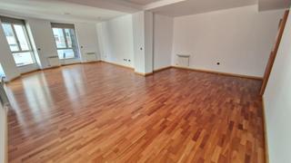 Pis a La Catedral. Vivienda gran via