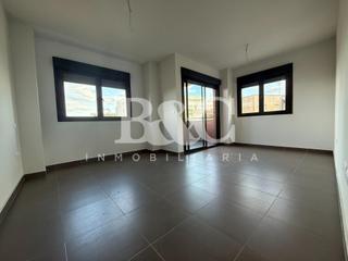 Etagenwohnung en Delicias. Apartamento de un dormitorio en el edificio el cedro