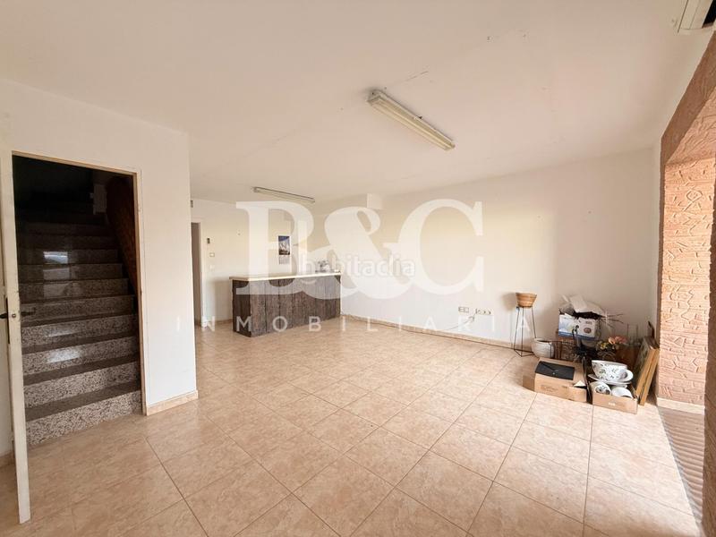 Foto f133d4ee-f70c-4dc1-a282-72876fdf9f6a. Casa adossada amb calefacció aparcament a Águilas