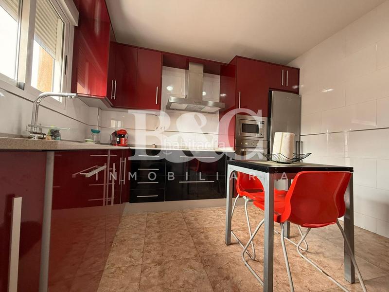 Foto 0d52c215-74ed-41ba-af81-19886134f709. Pis a Casco Antiguo Águilas