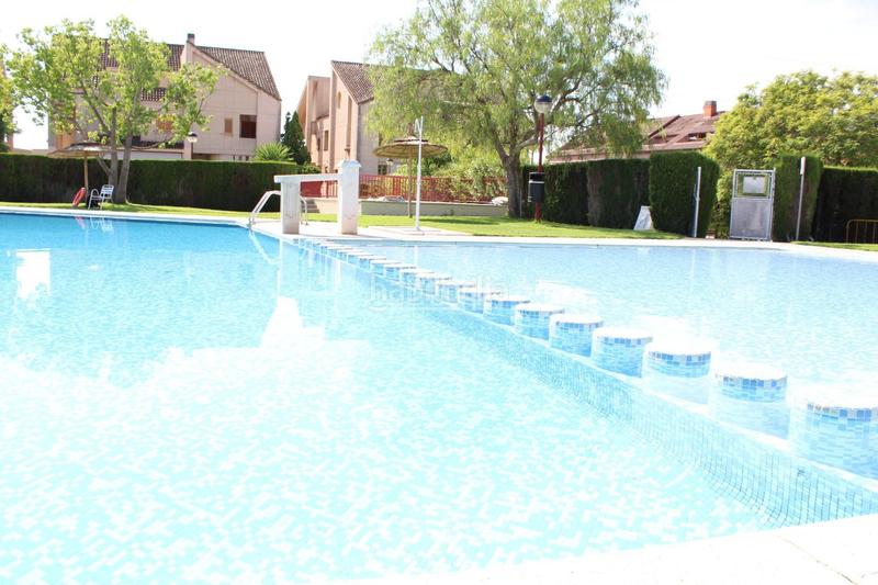 Foto 565c01d8-d8ee-4e1e-9175-c26ad97f8b26. Maison jumelée avec chauffage parking dans Mas Camarena Bétera